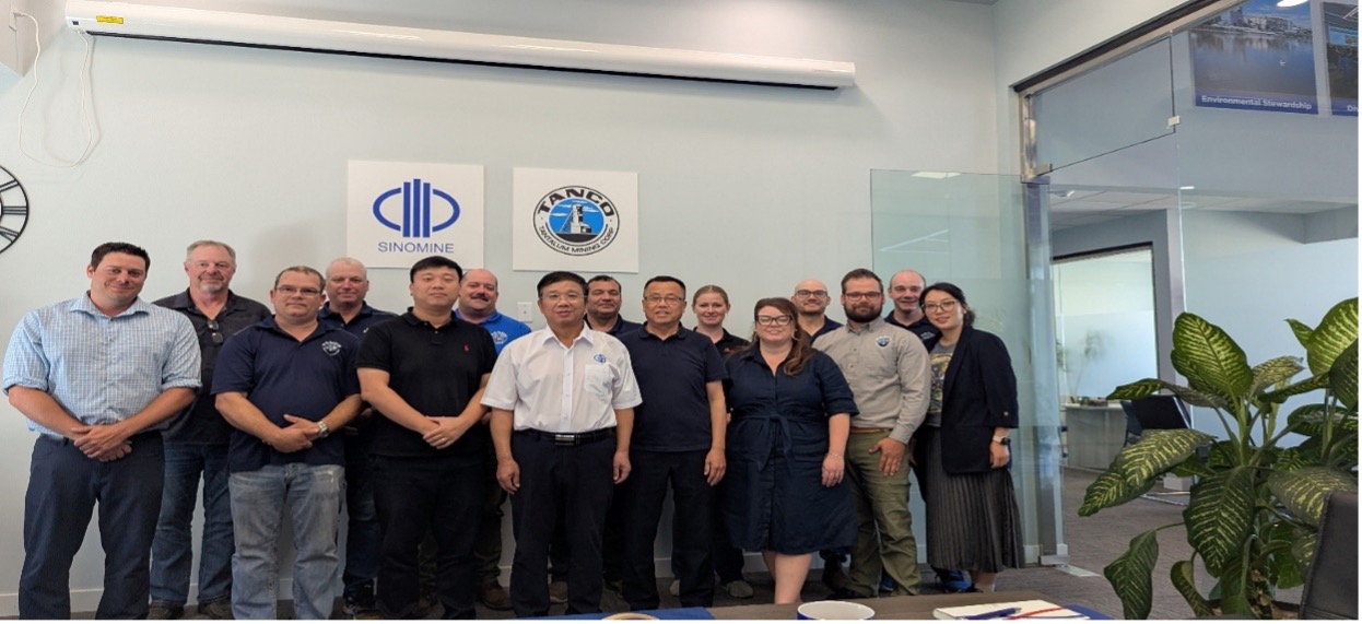 中礦資源集團(tuán)董事長王平衛(wèi)到加拿大 TANCO礦山檢查調(diào)研